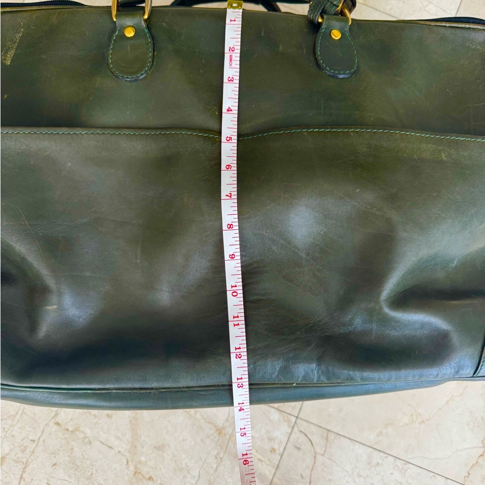Elegant Olive Green Leather Duffel Bag made in Italy - Picture 3 of 8